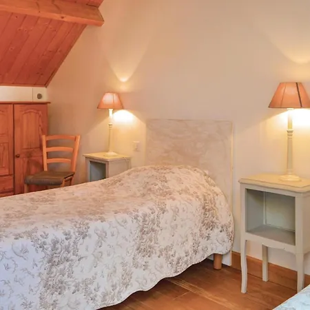 2 Bedroom Stunning In *