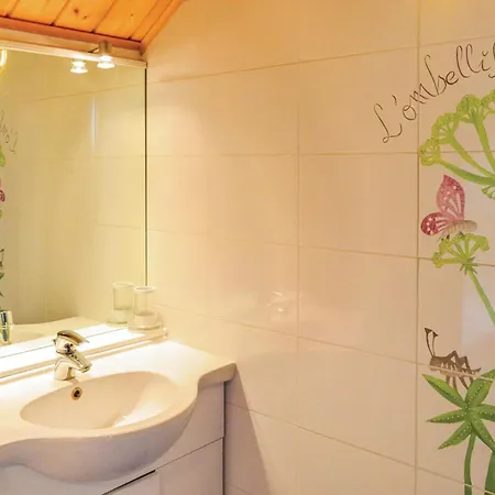 2 Bedroom Stunning In Feriehus Roisel