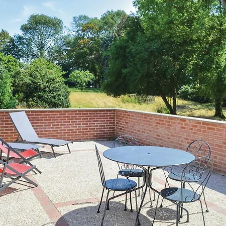 Feriehus 2 Bedroom Stunning In